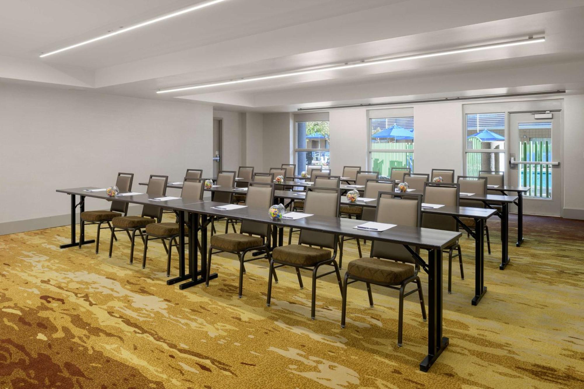 Doubletree Suites By Hilton Phoenix Eksteriør billede